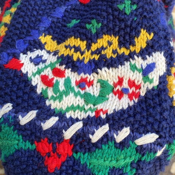 Vintage Signatures by Northern Isles Petites 🎄Knitted by Hand🎅🏻 - Picture 9 of 16